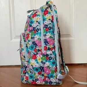 Vera Bradley | Bags | Vera Bradley Far Out Floral Essential  display picture 3